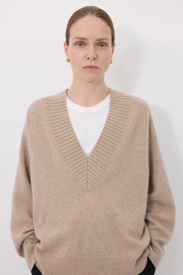Sage Lds V Neck Cashmere Sweater from Loulou De Saison