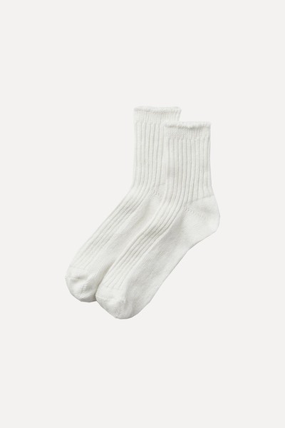 Nishiguchi Kutsushita Linen Socks from Toast