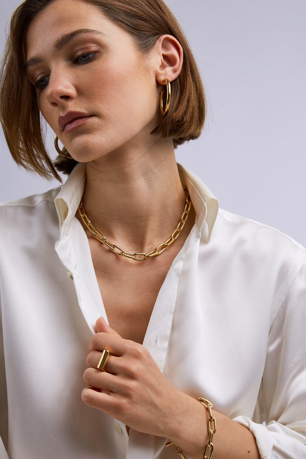 Small Gold Oval Chain Necklace from Tilly Sveaas  