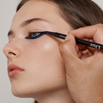 Beauty Masterclass: The Reverse Cat Eye