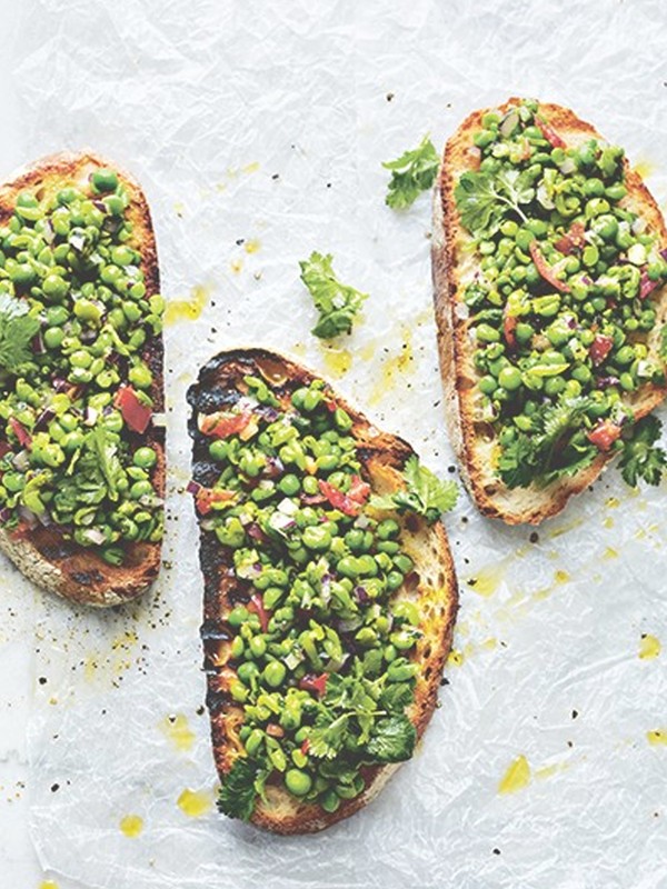 Pea Guacamole Toasts