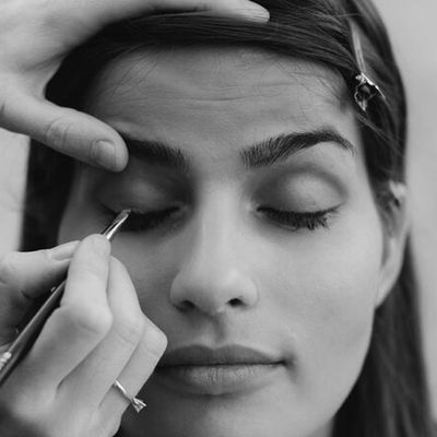 9 Expert Tips For Filling & Defining Sparse Brows