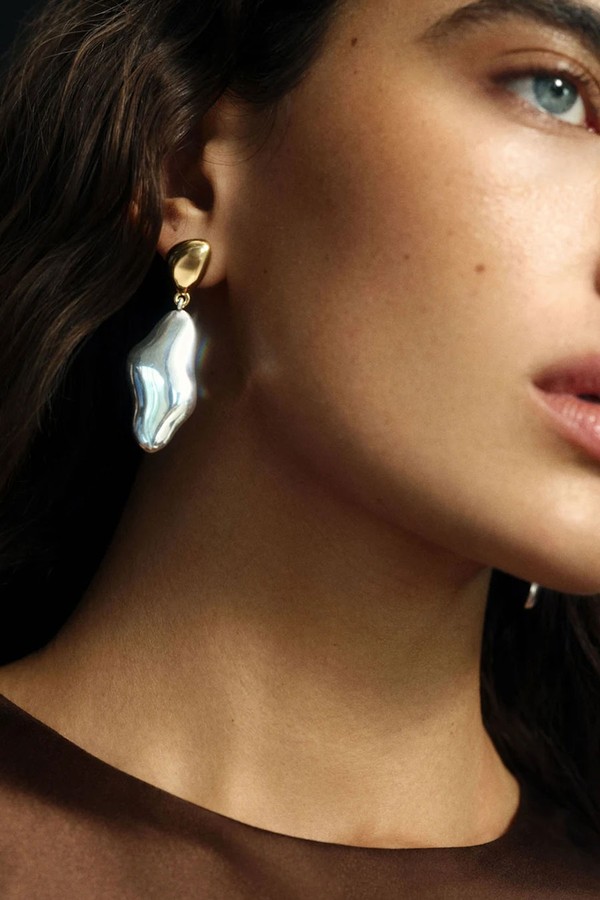 Carmel Drop Earrings from Reformation