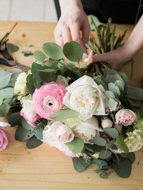 The SL Guide To Finding A Hobby: Flower Arranging