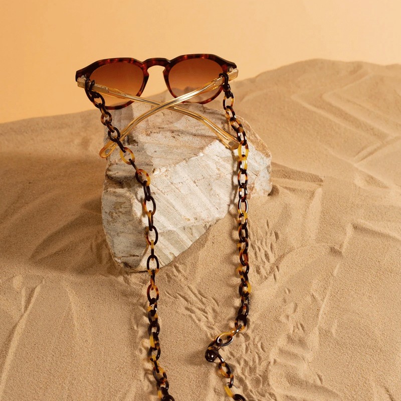 26 Glasses Chains We Love