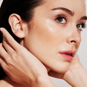 7 Setting Sprays To Prolong Your Make-Up