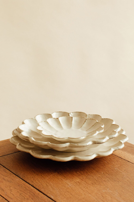 Kohyo Rinka Petal Plate from CeraniStudio