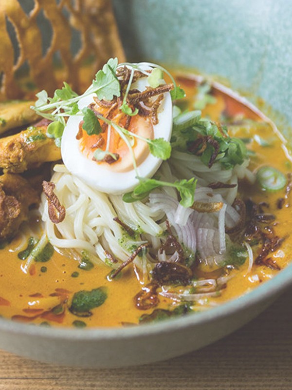 Coconut Noodles With Chicken (Ohn-no Kauk Swé)