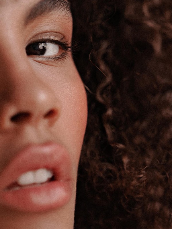 12 Make-Up Tricks To Help You Look Less Tired