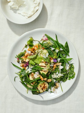 Anything-Goes Summer Salad With Burnt Tomato Dressing