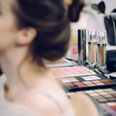 6 Make-Up Tricks To Make You Look Younger