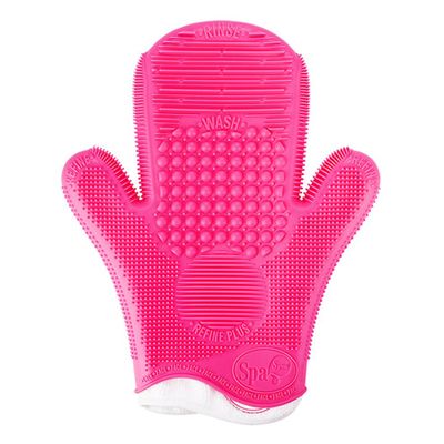 Brush Cleaning Glove from Sigma 2X Sigma Spa