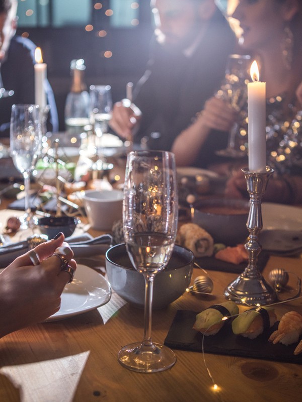 How To Make Conversation with Distant Relatives Over Christmas