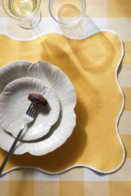 2-Pack Scallop-Edged Place Mats from H&M