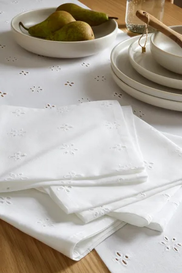 Set of 4 Broderie Anglaise Cotton Napkins