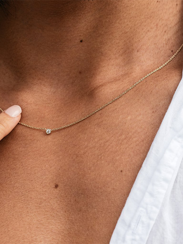 17 Dainty Necklaces We’re Loving