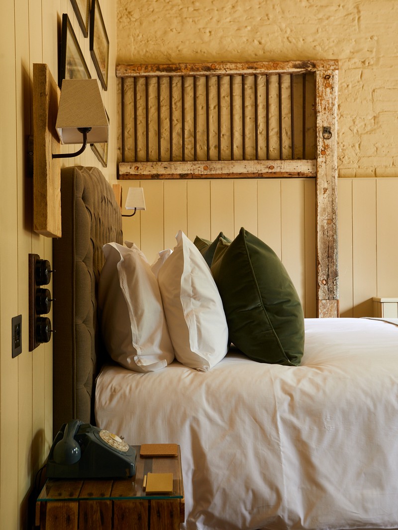 8 Towns & Villages Near London For An Autumn Staycation