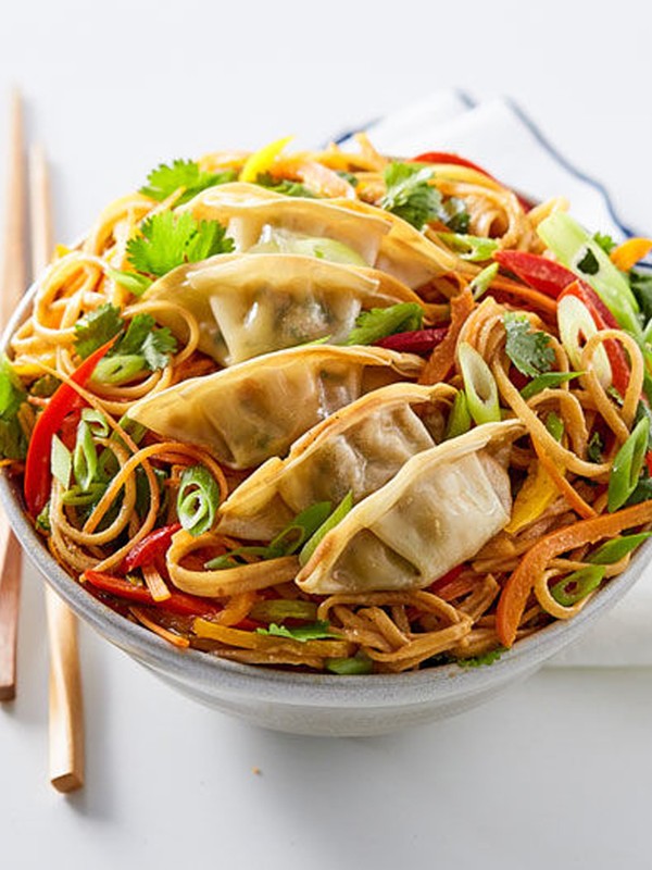 Gyoza Peanut Noodles 