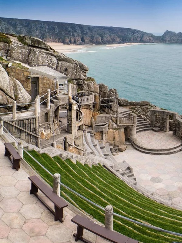 The UK’s Best Outdoor Shows This Summer