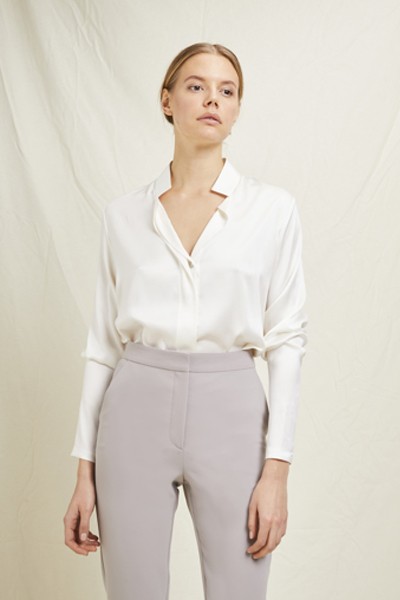 Narrow Cuff Buttoned Silk Shirt