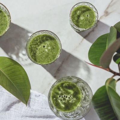 7 Health & Wellness Benefits Of Kale Juice