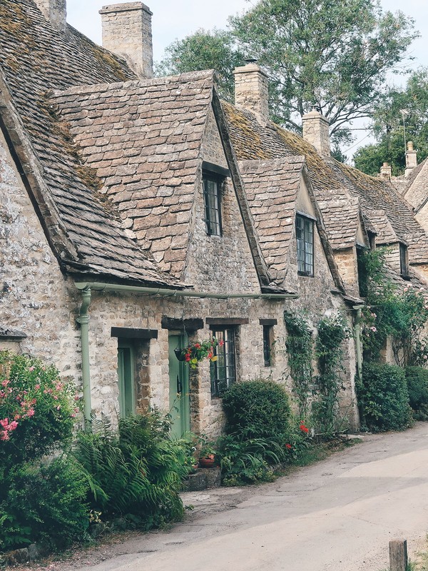 What You Need To Know About Buying A Second Home