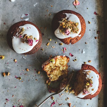 Rose & Pistachio Little Buns