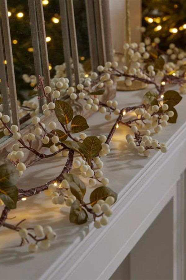 LED Snowberry Garland