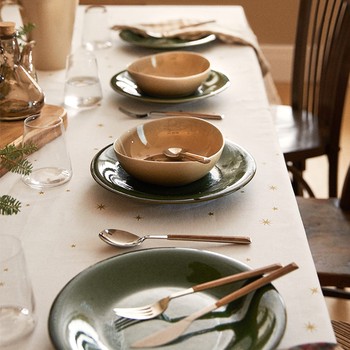 Gold Star Print Tablecloth