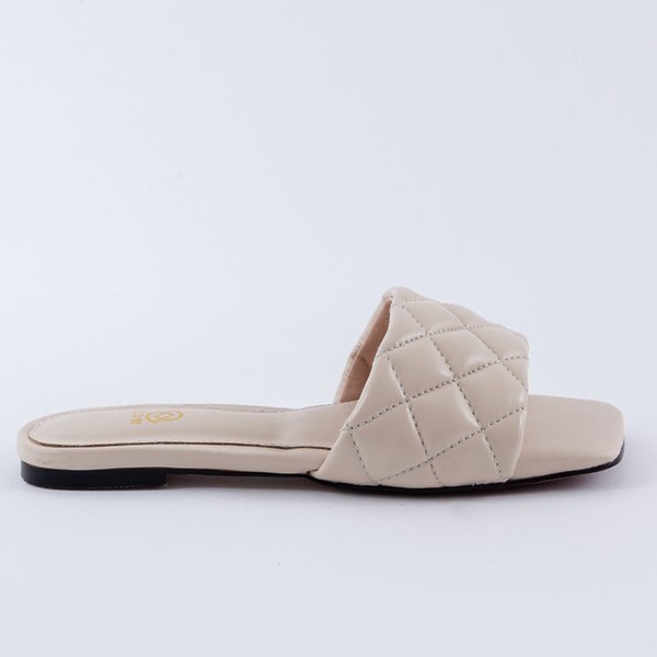 Scarlet Beige from Ducie