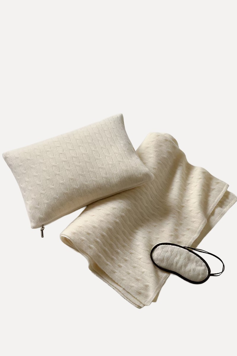 Iconic Cable Cashmere Travel Gift Set