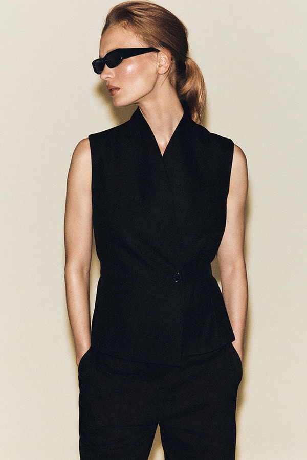 Shawl-Collar Belted Linen-Blend Waistcoat