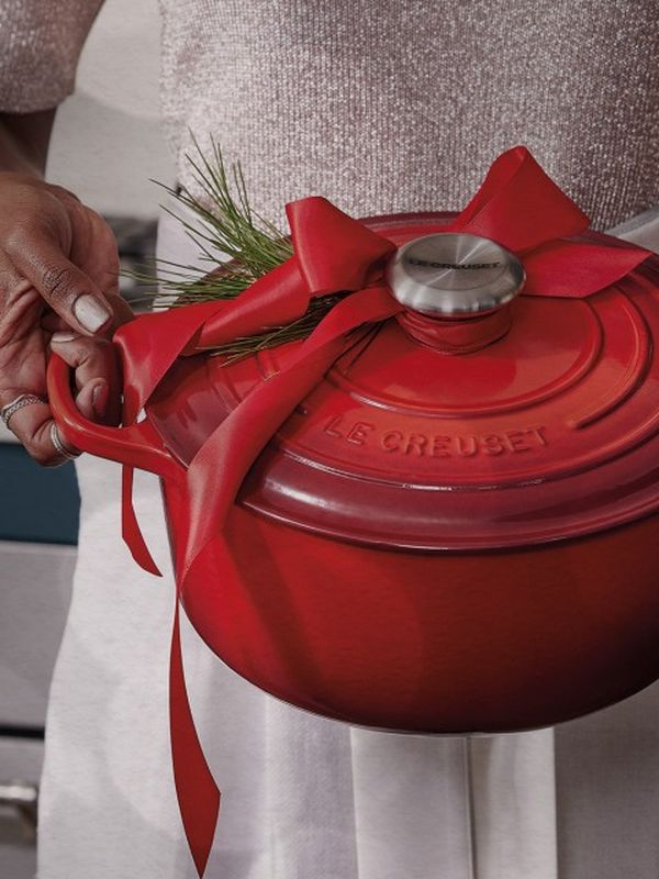 Electric Dutch Oven: A Must-Have for Foodies This Christmas