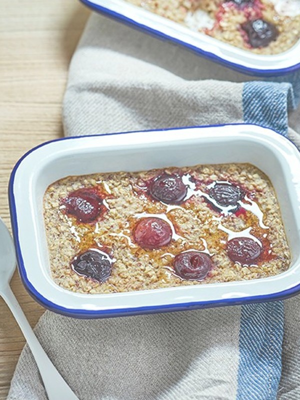 Almond & Cherry Baked Oats 