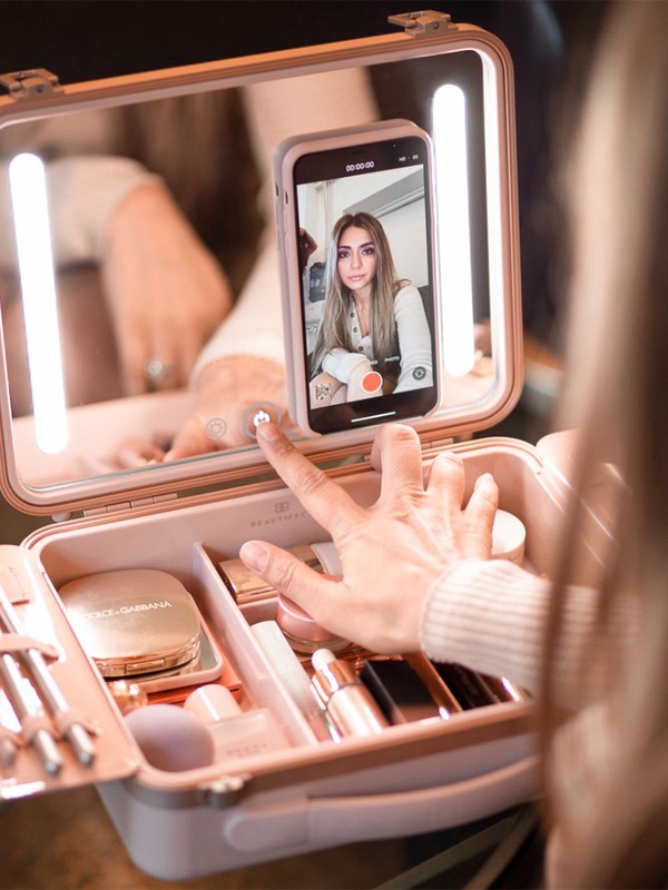 The Make-Up Mirror Everyone's Talking About
