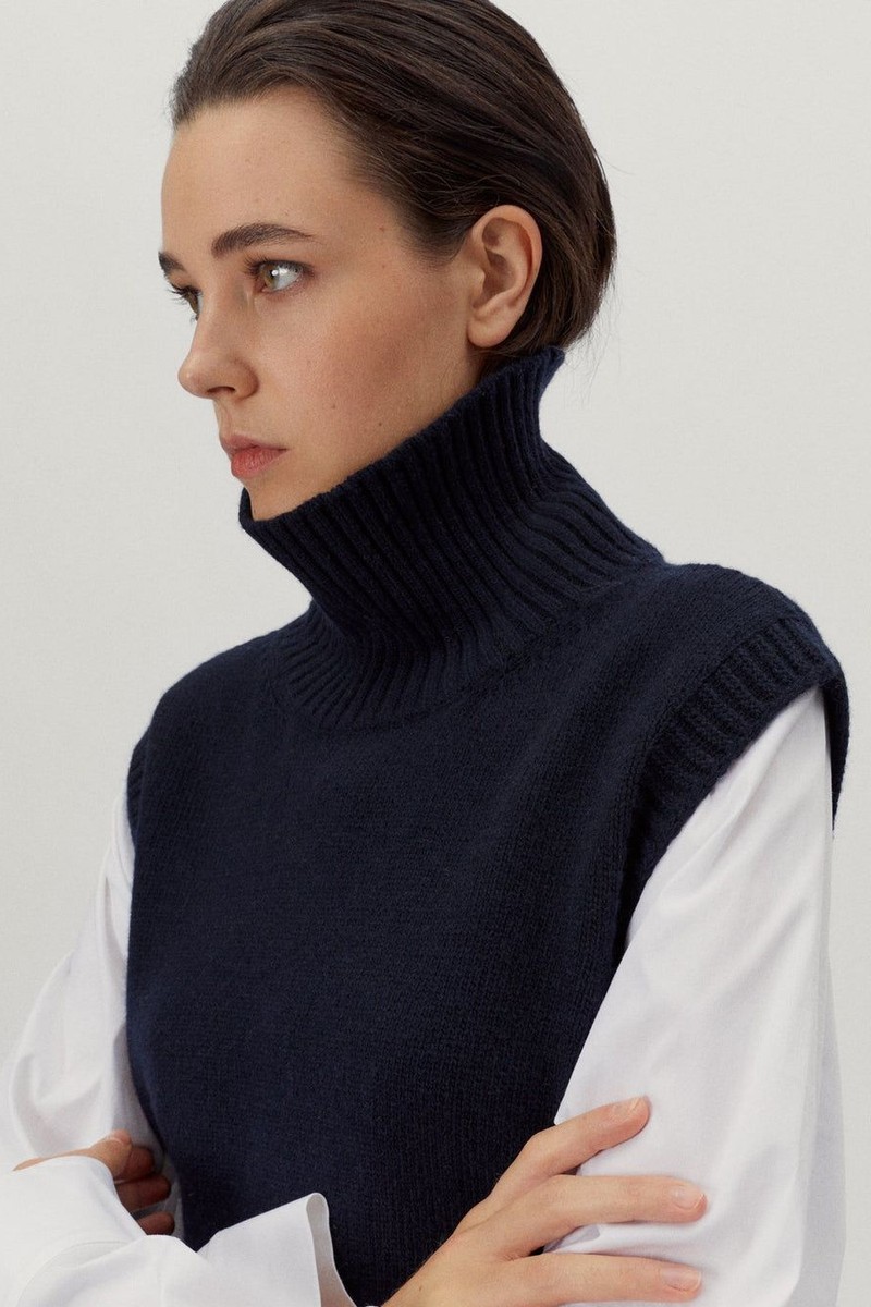 The High-Neck Woolen Vest