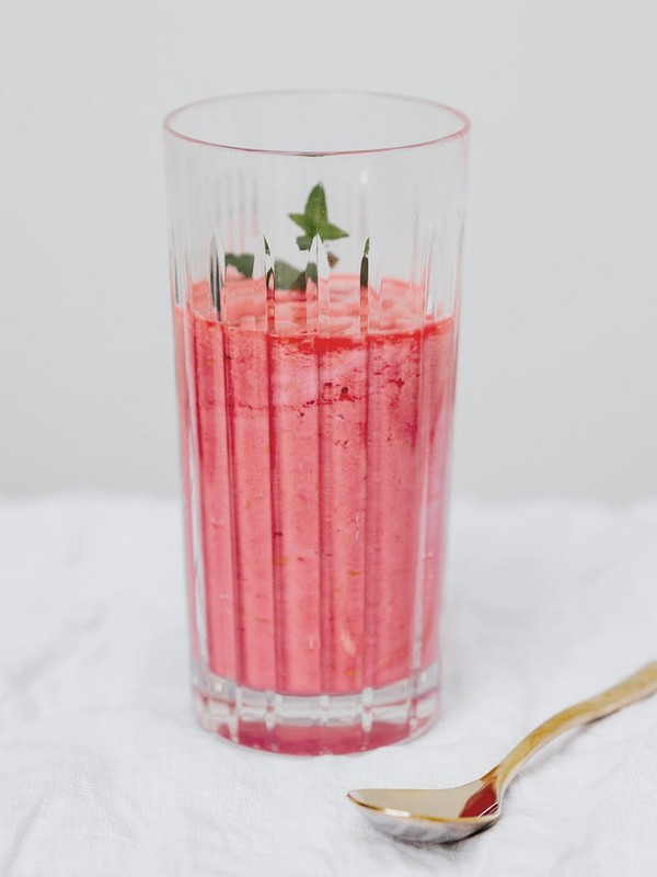 How To Make A Healthy Smoothie & 7 Recipes To Try