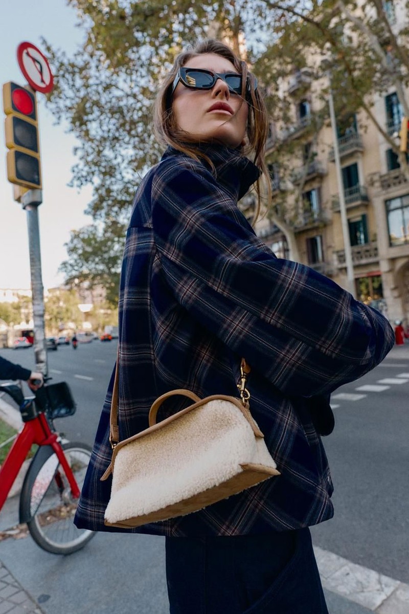 Elongated Shearling Bag from Zara