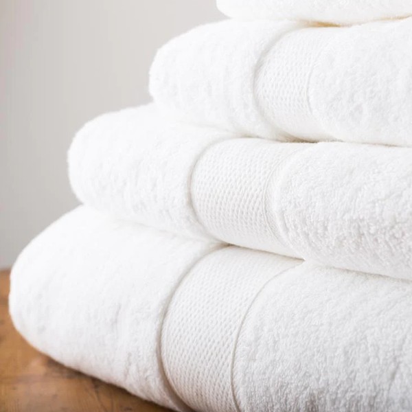 Luxury Hotel White Towels