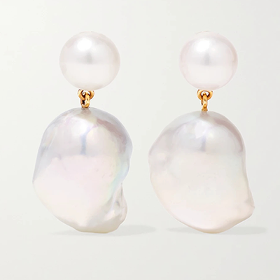 Venus Gold Pearl Earrings from Sophie Bille Brahe