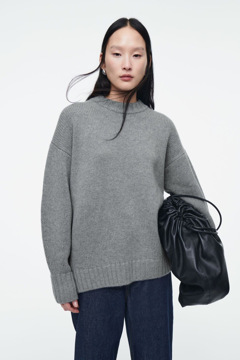 Chunky Pure Cashmere Crew-Neck Jumper from COS