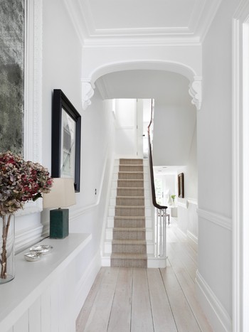 Interior Designers Share Their Entrance Hall Dos & Don’ts 