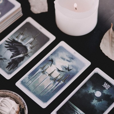 The Astrology & Tarot Experts Worth Seeing