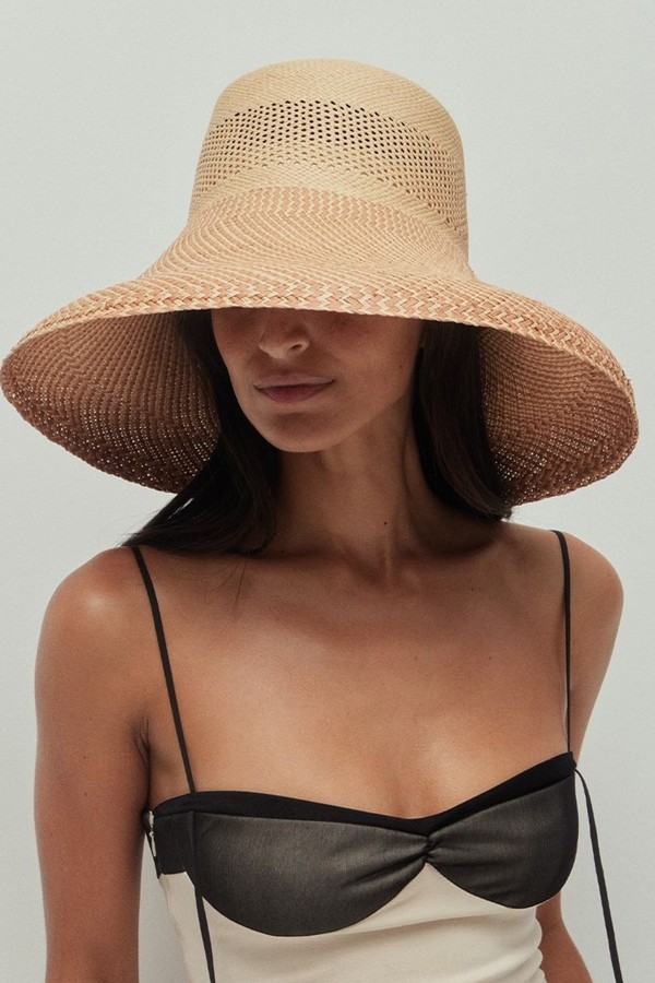 Sylvie Sunhat from Avenue