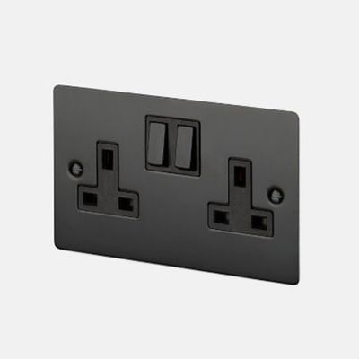 2G UK Plug Socket / Black