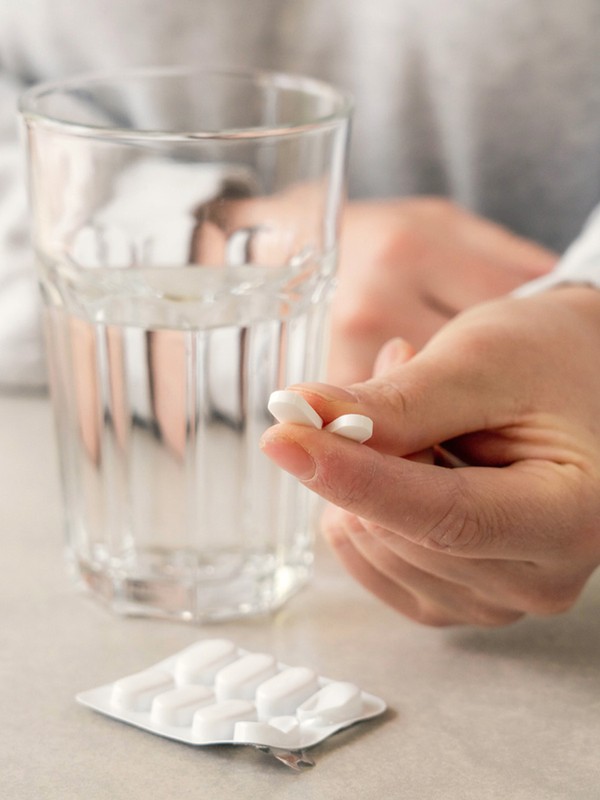 Painkillers 101: What A GP & Pharmacist Want You To Know