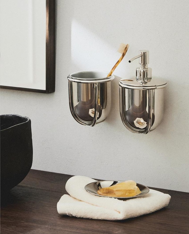 Shiny Metal Toothbrush Holder