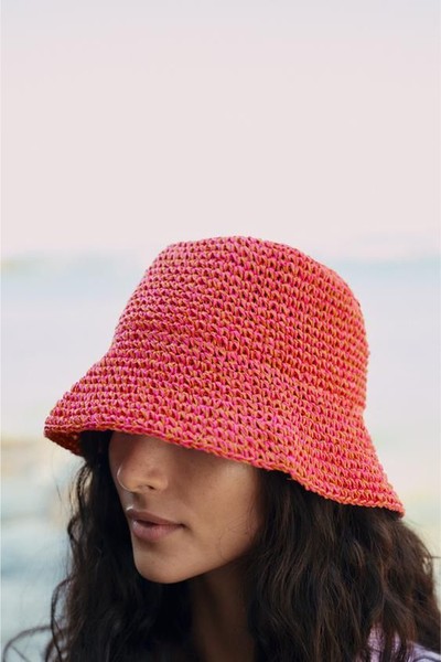 Contrast Bucket Hat from Zara