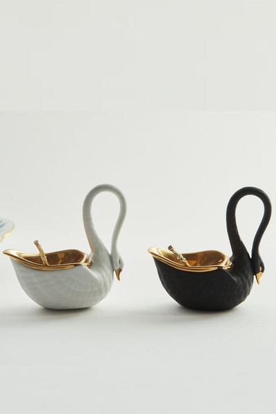 Salt & Pepper Swans from L'Objet 