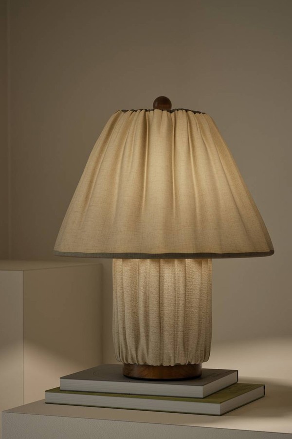 Soft Pleated Fabric Table Lamp